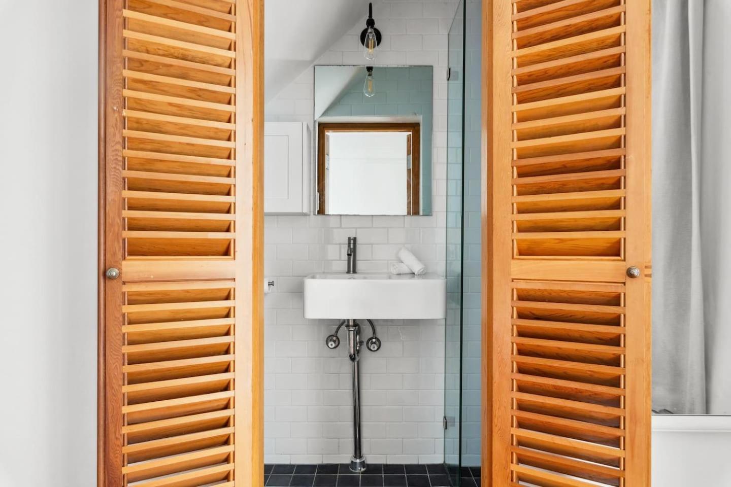 Courtyard Charm In The Heart Of Paddington *